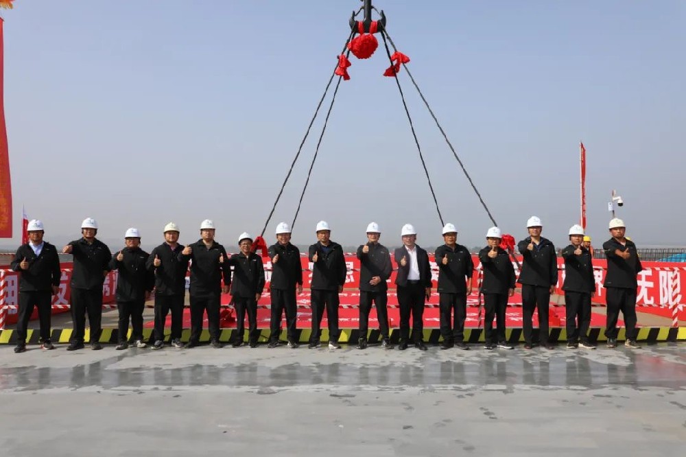 1696837967174993.jpg 640.jpg